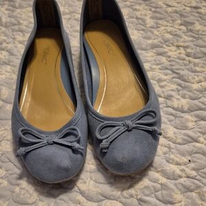 Vionic Women's Soft Blue Suede Flats
